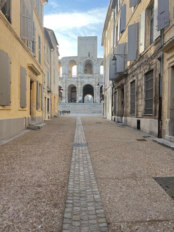 Chez Sam Et L'As Du Forum, Centre Ville アルル エクステリア 写真